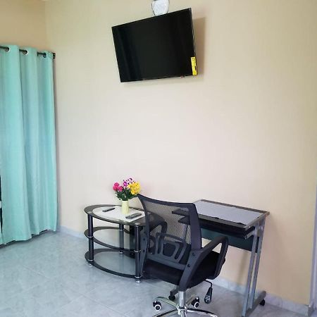 Royal View Apartment Plus Belize City Exterior foto