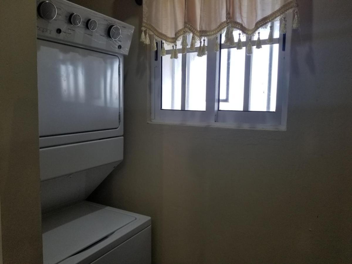 Royal View Apartment Plus Belize City Exterior foto