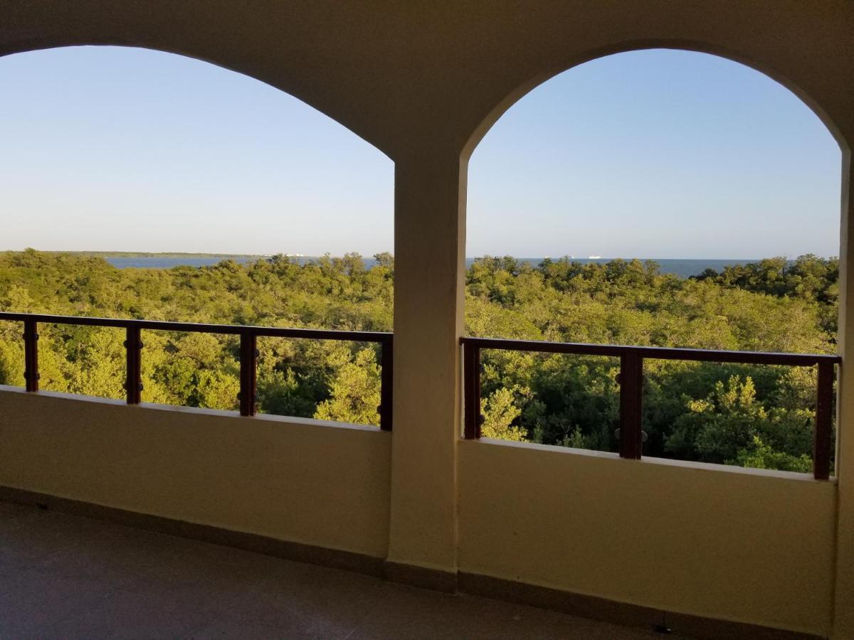 Royal View Apartment Plus Belize City Exterior foto