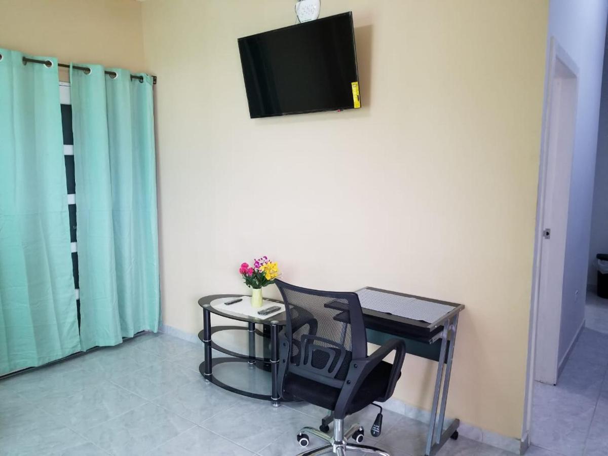 Royal View Apartment Plus Belize City Exterior foto