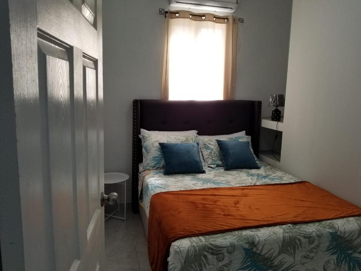 Royal View Apartment Plus Belize City Exterior foto